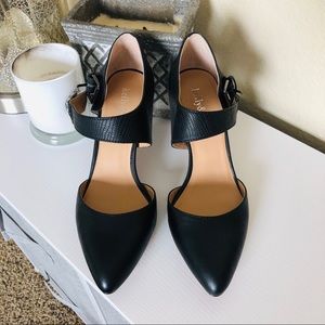 Kelly & Katie Black Closed-Toe Heel